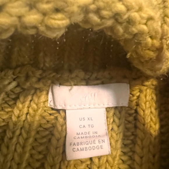 Marigold/Yellow H&M XL turtleneck cable knit - Picture 2 of 2